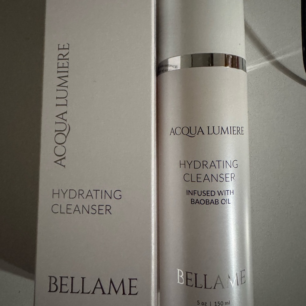 Bellame Acqua Lumiere Hydrating Cleanser - White